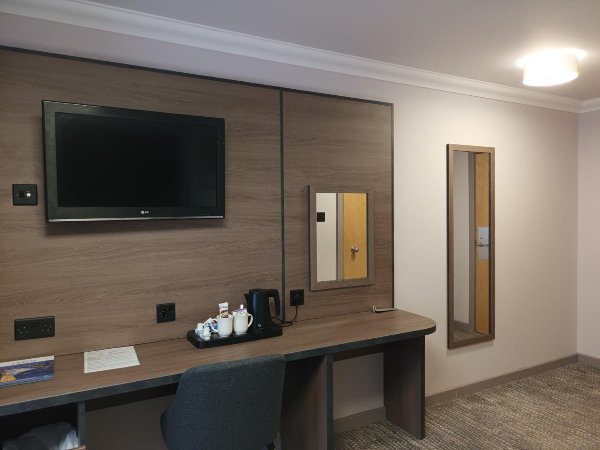 Corn Mill Lodge Hotel Leeds  Exterior foto