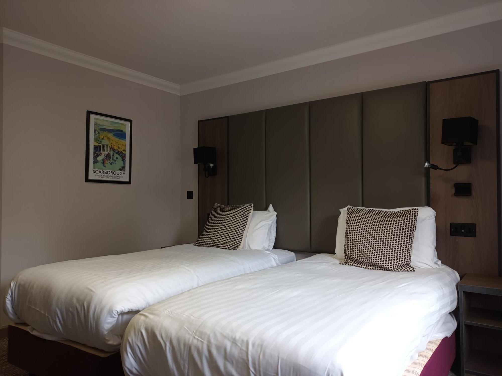 Corn Mill Lodge Hotel Leeds  Exterior foto