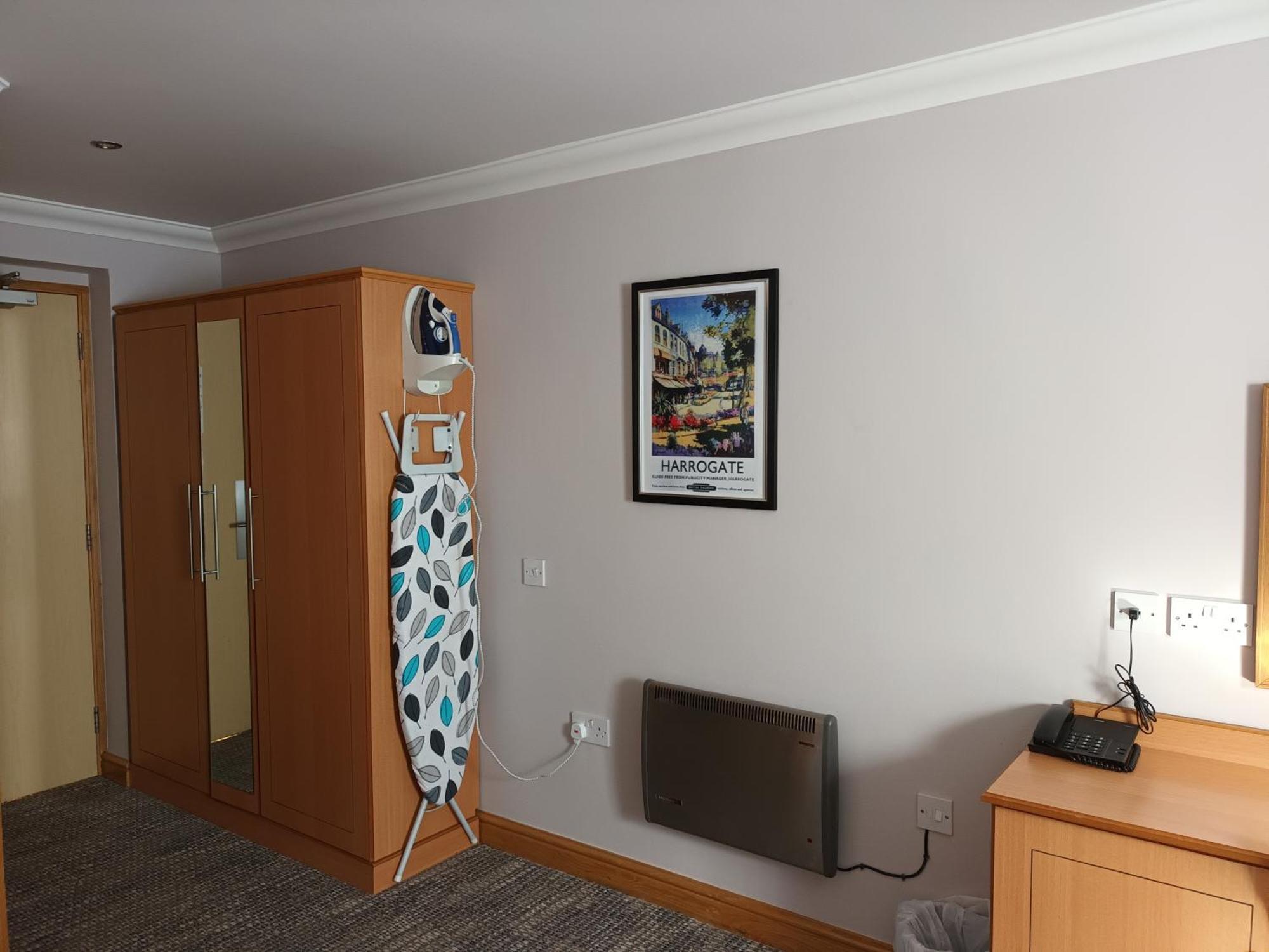 Corn Mill Lodge Hotel Leeds  Exterior foto