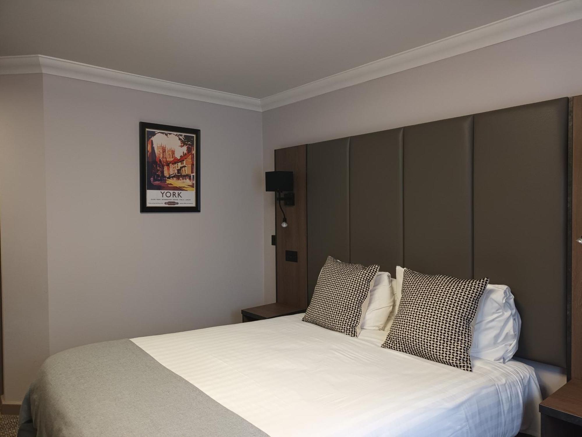 Corn Mill Lodge Hotel Leeds  Exterior foto