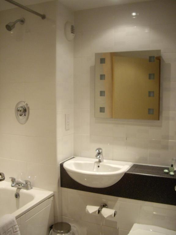 Corn Mill Lodge Hotel Leeds  Habitación foto